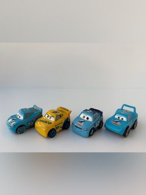 Disney Pixar Cars Mini Racers - Dinoco McQueen Cruz Cal Weathers The King Lot